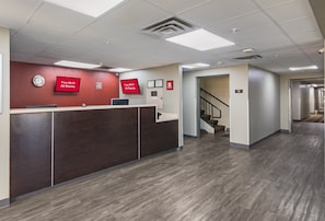 Lobby - Red Roof Inn & Suites Austin East - Manor (Manor)