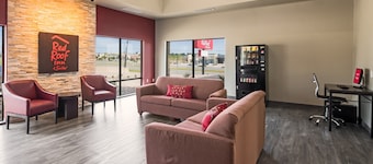 Red Roof Inn & Suites Austin East - Manor