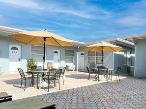 Exterior - Silver Spray Motel (Hollywood)