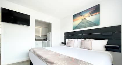 Silver Spray Motel