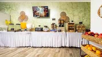 Tägliches inbegriffenes kontinentales Frühstück