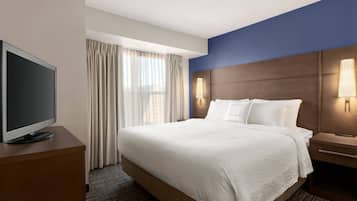 Studio - 1 kingsize-sÀng | BÀddmadrasser, skrivbord, arbetsyta för laptop och mörklÀggningsgardiner