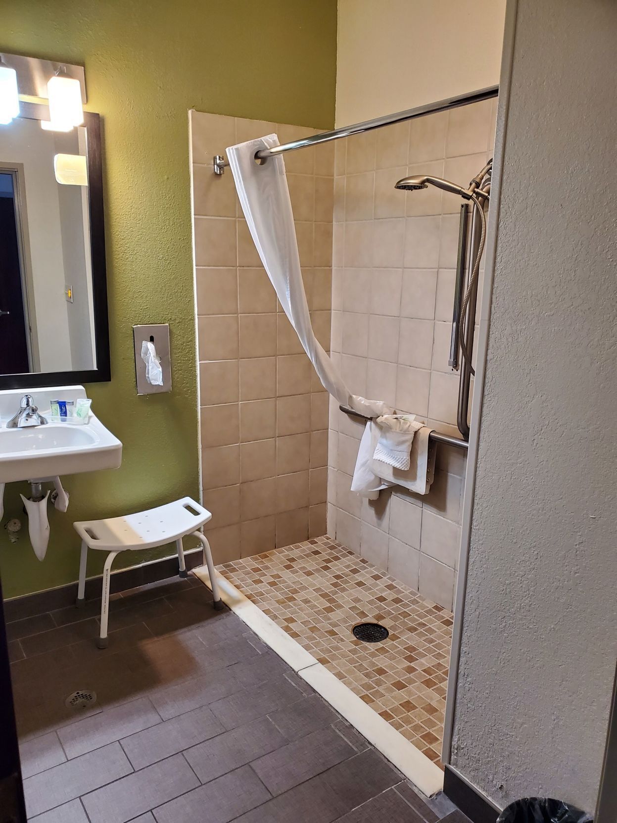 Bathroom | Free toiletries, hair dryer, towels, soap