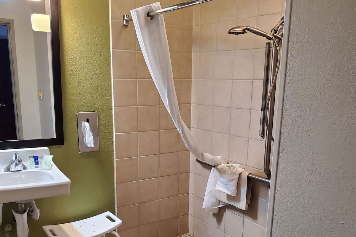 Bathroom | Free toiletries, hair dryer, towels, soap