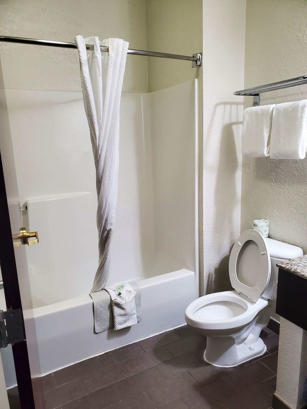 Bathroom | Free toiletries, hair dryer, towels, soap