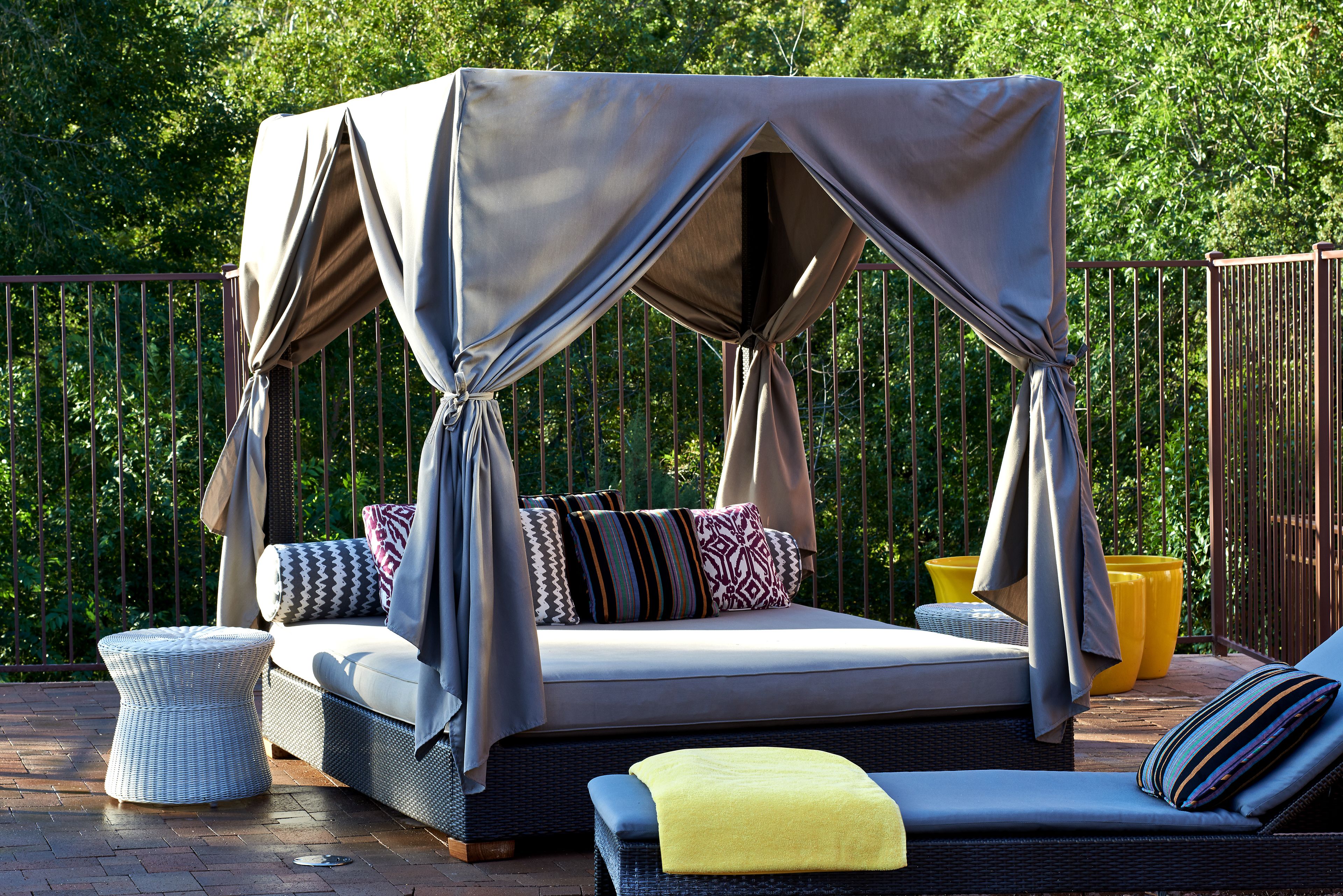 outdoor pool, open 7:00 am to 10:00 pm, free pool cabanas