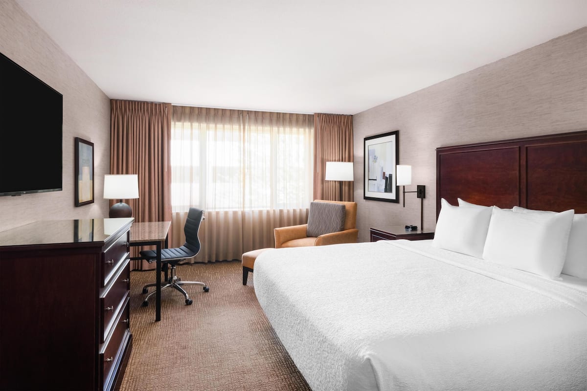 Standard Room, 1 King Bed, Non Smoking