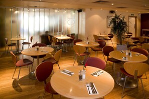 Restaurant - Premier Inn London Kensington (London)