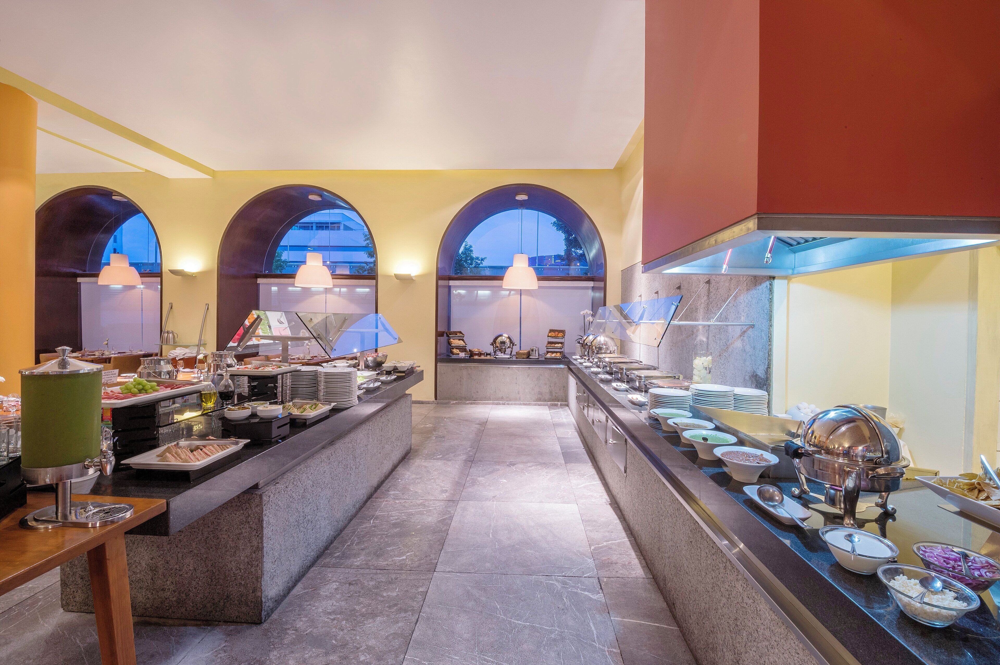 daily buffet breakfast for a fee