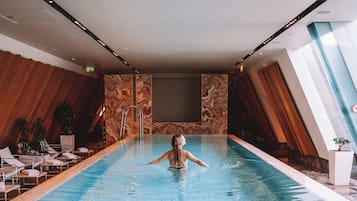 Couples treatment room(s), body treatments, hot stone massages