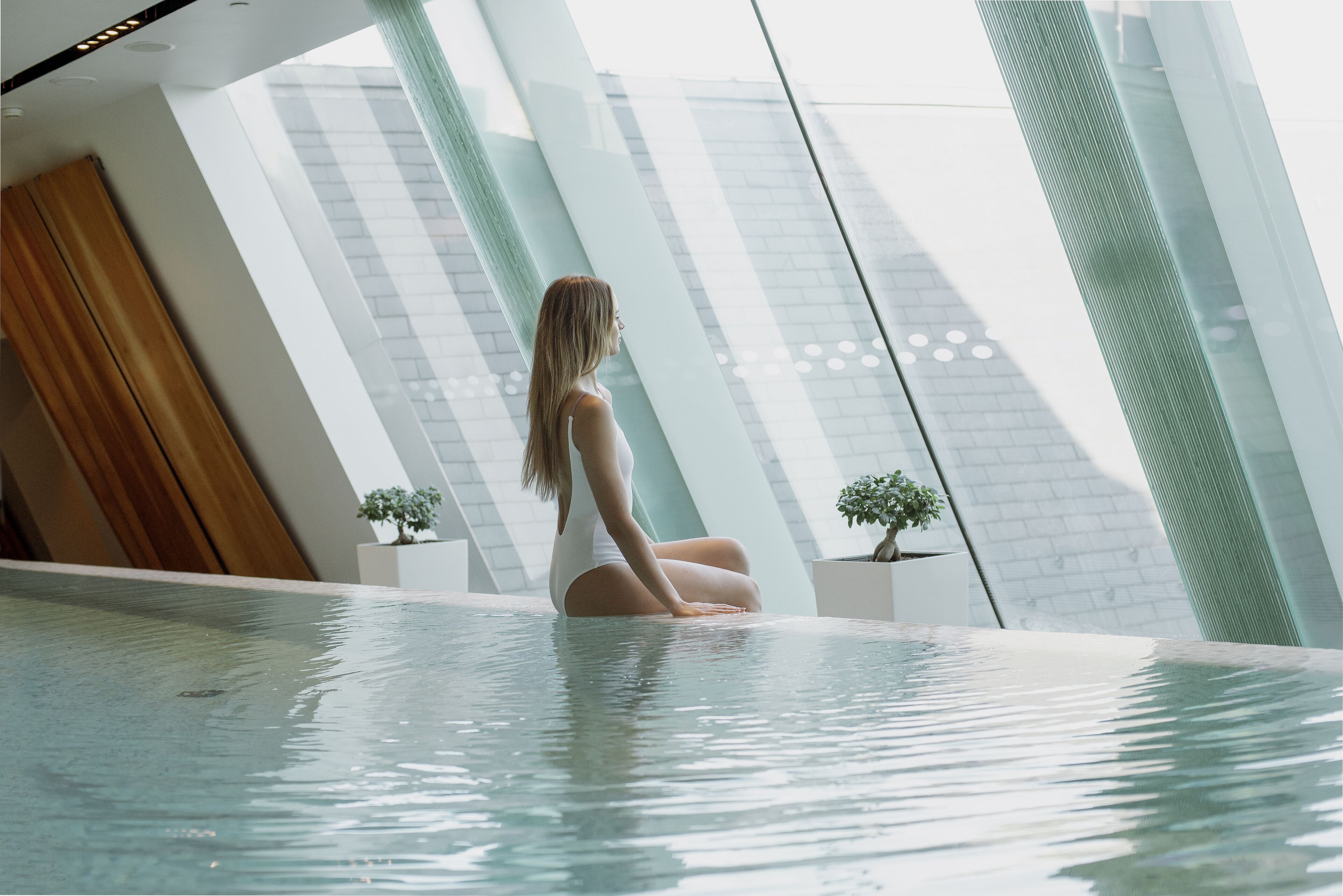 커플 트리트먼트룸, 전신 트리트먼트, 핫스톤 마사지, 딥티슈 마사지, 스웨덴식 마사지, 스포츠 마사지