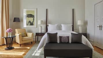 1 bedroom, premium bedding, down duvets, Select Comfort beds