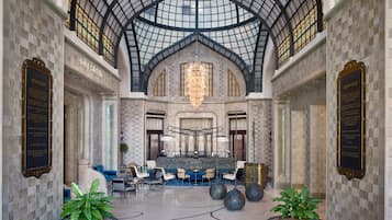 2 bares o lounges, bar de cocteles