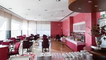 Daily buffet breakfast for a fee