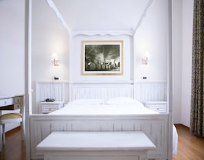 Desk, blackout drapes, free cribs/infant beds, free WiFi - Hotel Sebino (Sarnico)