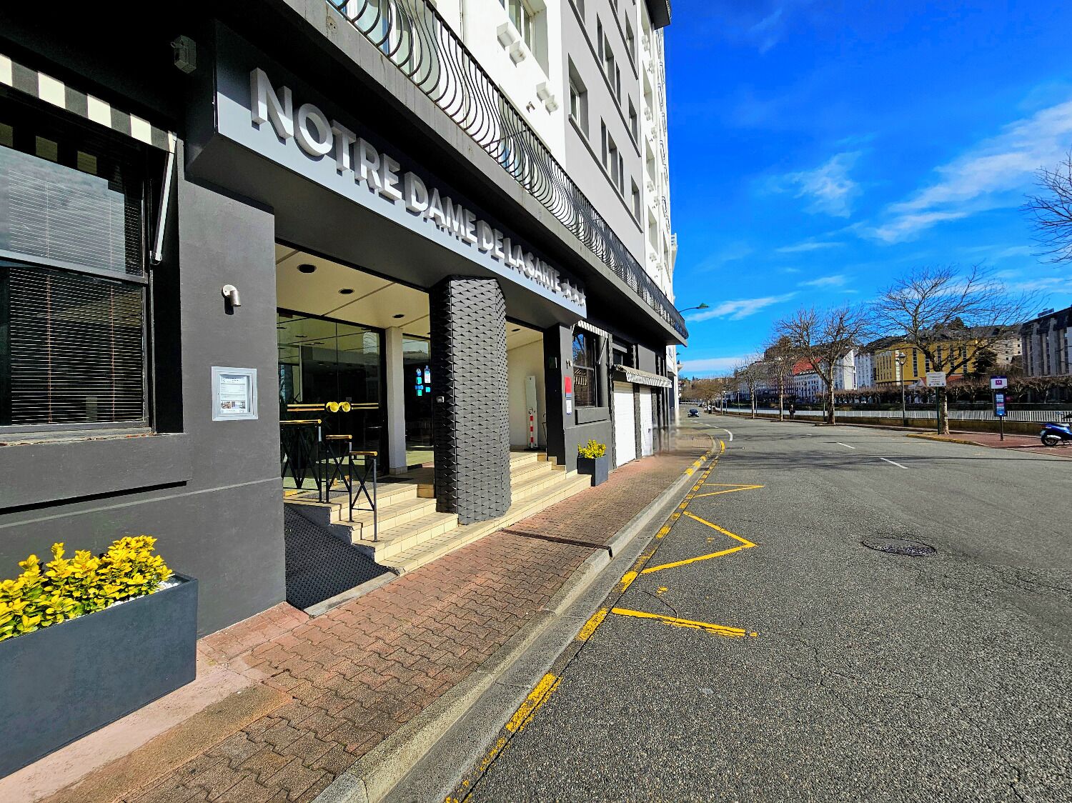 Photo - Adonis Lourdes - Notre Dame de la Sarte