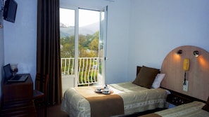 Comfort Double Room, Mountain View | Premium bedding, in-room safe, desk, blackout curtains