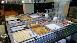 Daily continental breakfast (EUR 10 per person)