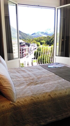 Literie de qualité supérieure, coffres-forts dans les chambres, bureau