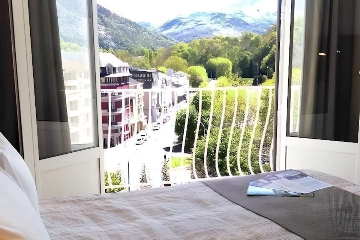Literie de qualité supérieure, coffres-forts dans les chambres, bureau