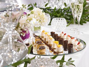 Serveert lunch en diner, Ierse gerechten