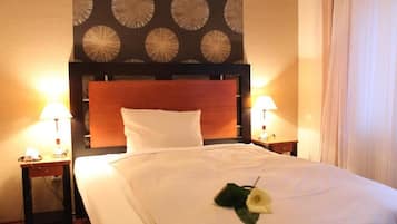 Minibar, desk, cots/infant beds, free WiFi