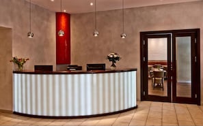 Bar-salon dans le hall
