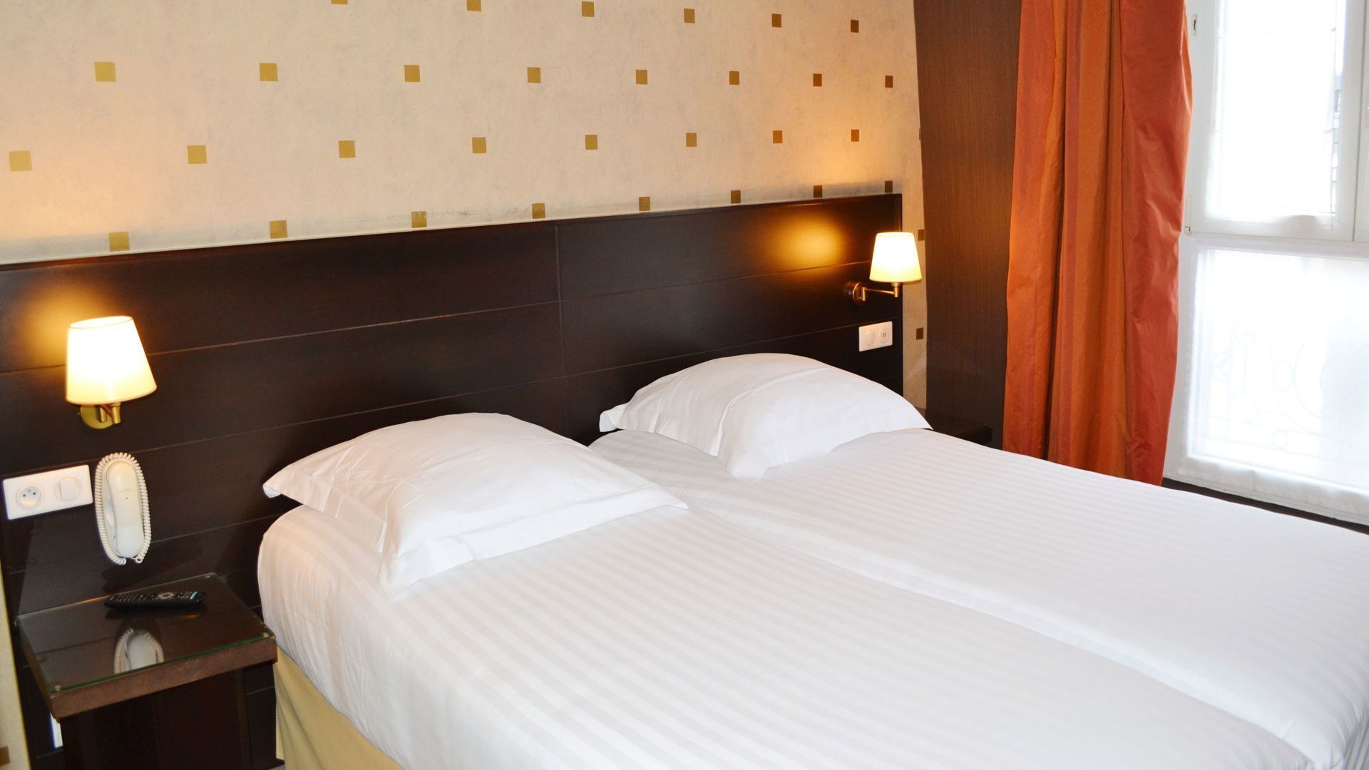Nệm Select Comfort, két bảo mật tại phòng, bàn, phòng cách âm 