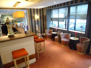Bar (in der Unterkunft)