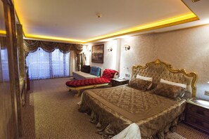 Deluxe Suite with Sea View | Premium bedding, minibar, in-room safe, blackout drapes - Hotel Aslan Istanbul (Istanbul)