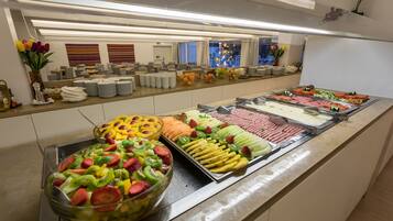 Frukostbuffé varje dag mot avgift