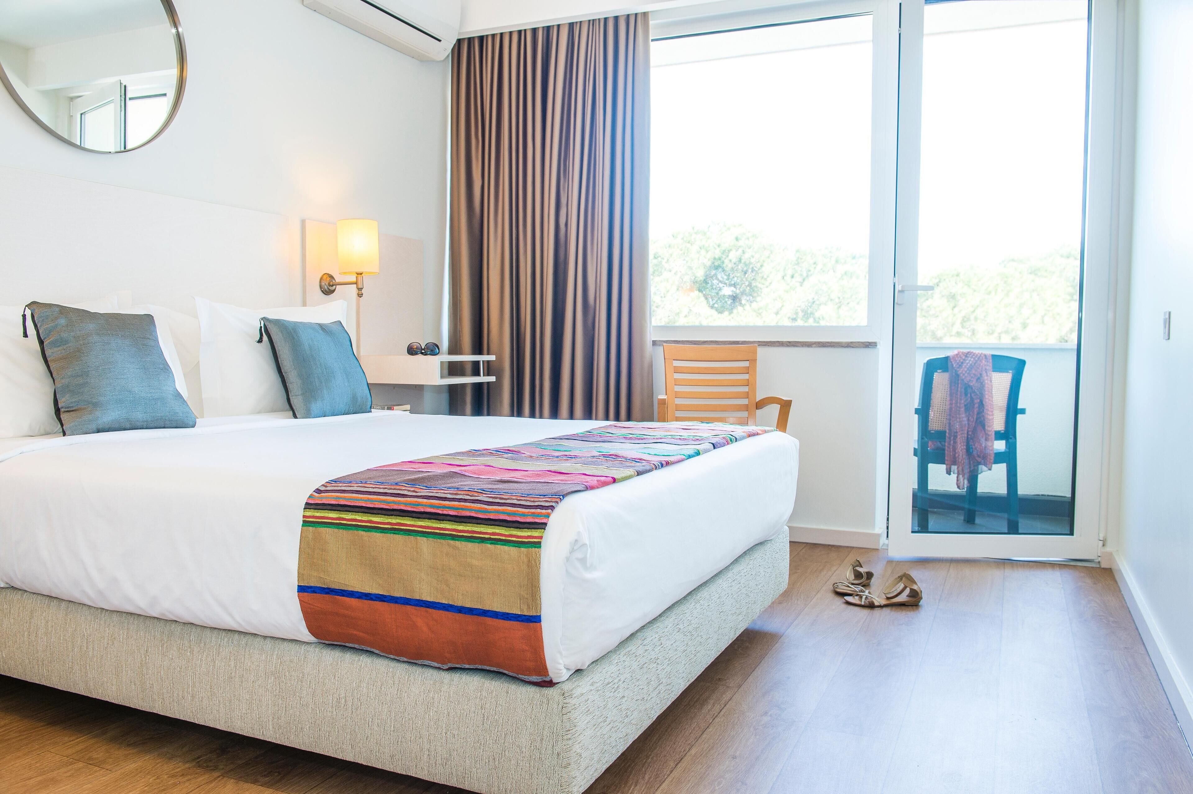 In-room safe, desk, blackout curtains, free WiFi