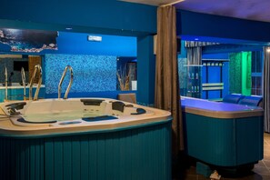 Sauna, Whirlpool, Körperbehandlungen, Aromatherapie, Warmsteinmassagen