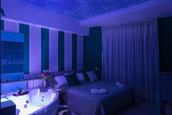 1 bedroom, premium bedding, minibar, in-room safe