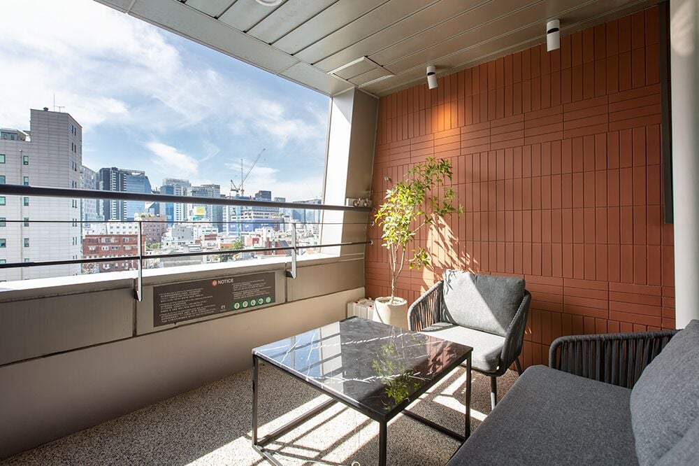 Modern Triple | Terrace/patio