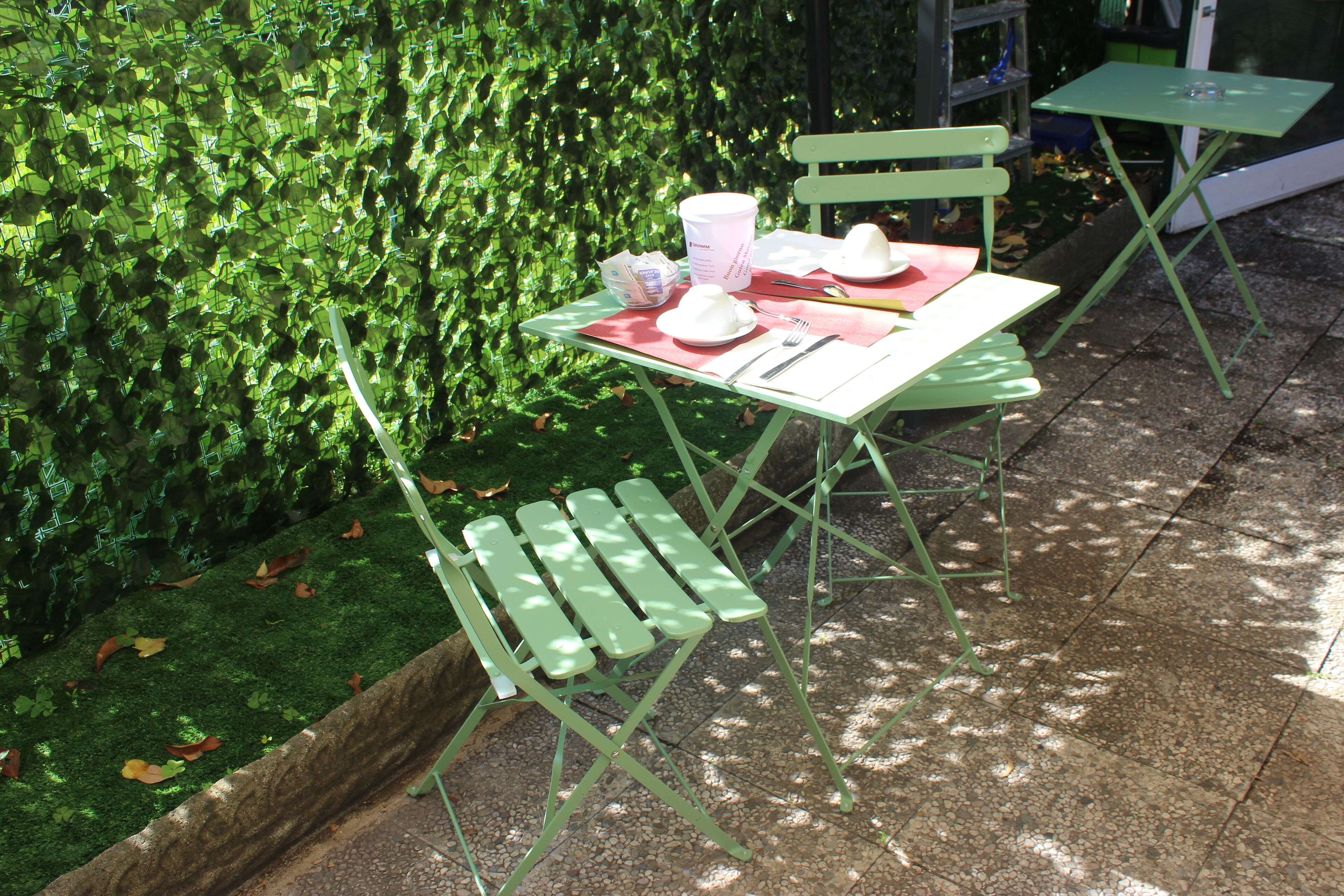 daily buffet breakfast (eur 15 per person)