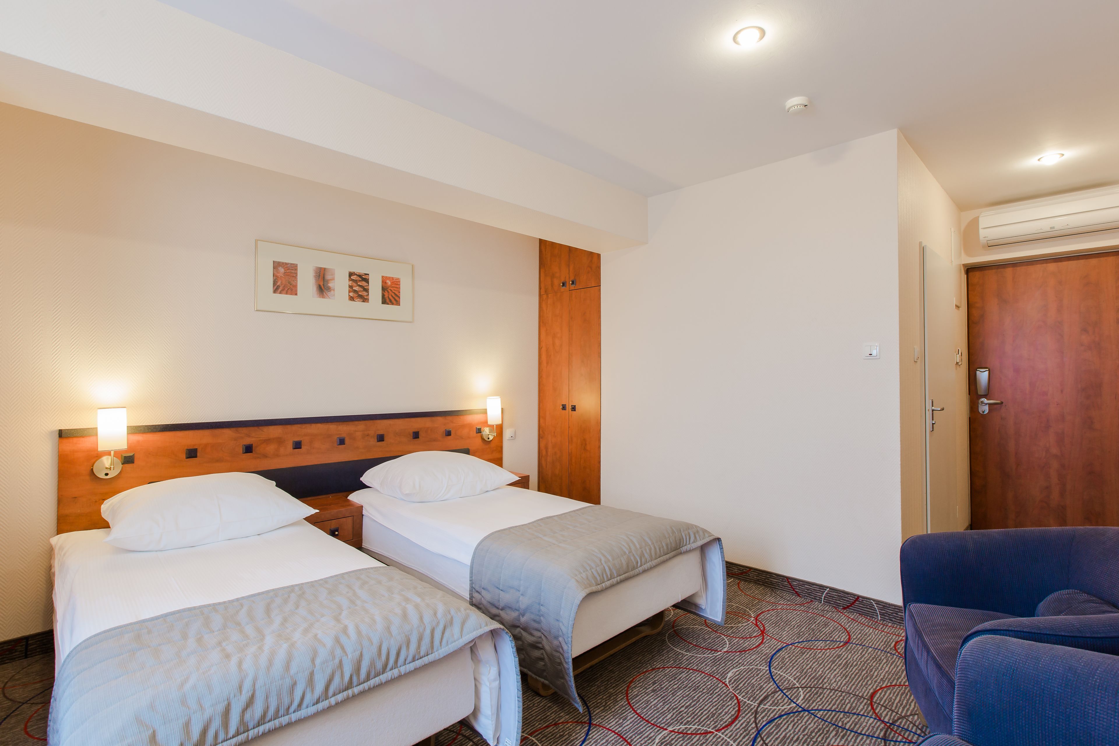 standard twin room | 1 bedroom, desk, iron/ironing board, free wifi