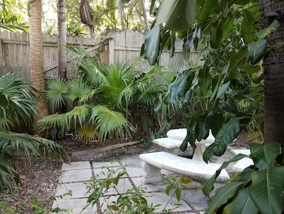 Alexander Palms Court