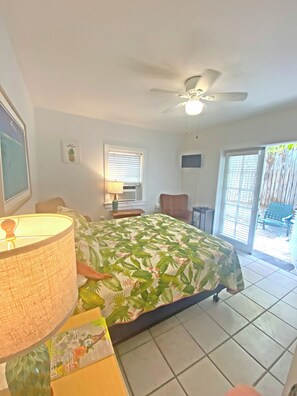 Queen Standard #2A, Ground Floor, Garden View, Private Bathroom | Individually decorated, individually furnished, iron/ironing board - Alexander Palms Court (Key West)