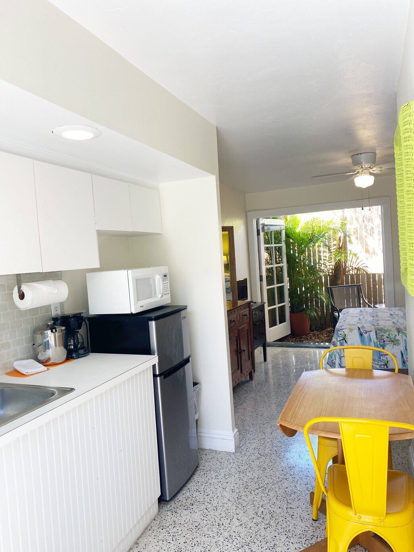 queen studio #4, full kitchen, ground floor, pool view, private bathroom | 1 bedroom, individually decorated, individually furnished