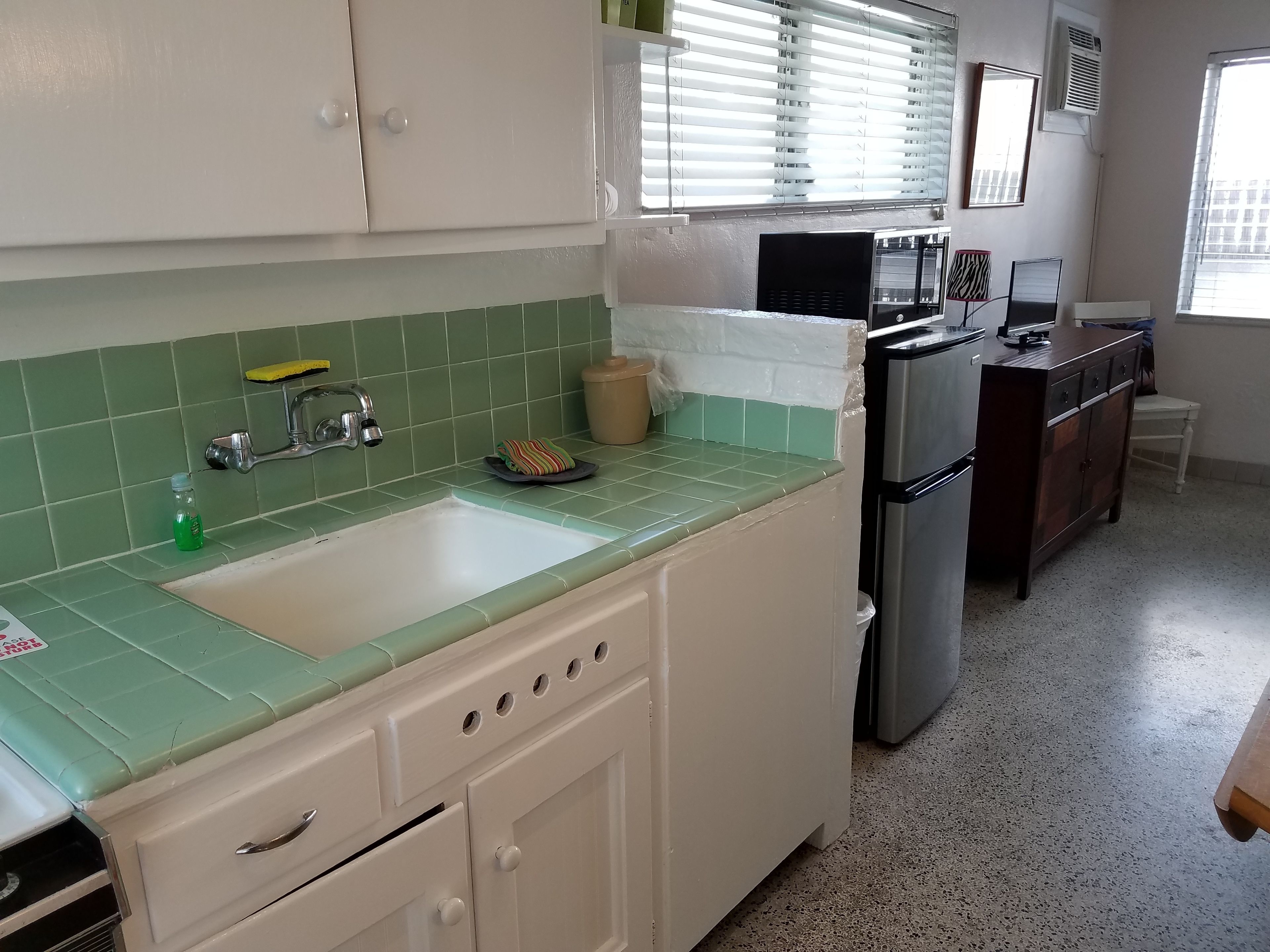 Photo - Alexander Palms Court - No Hidden Resort Fees!