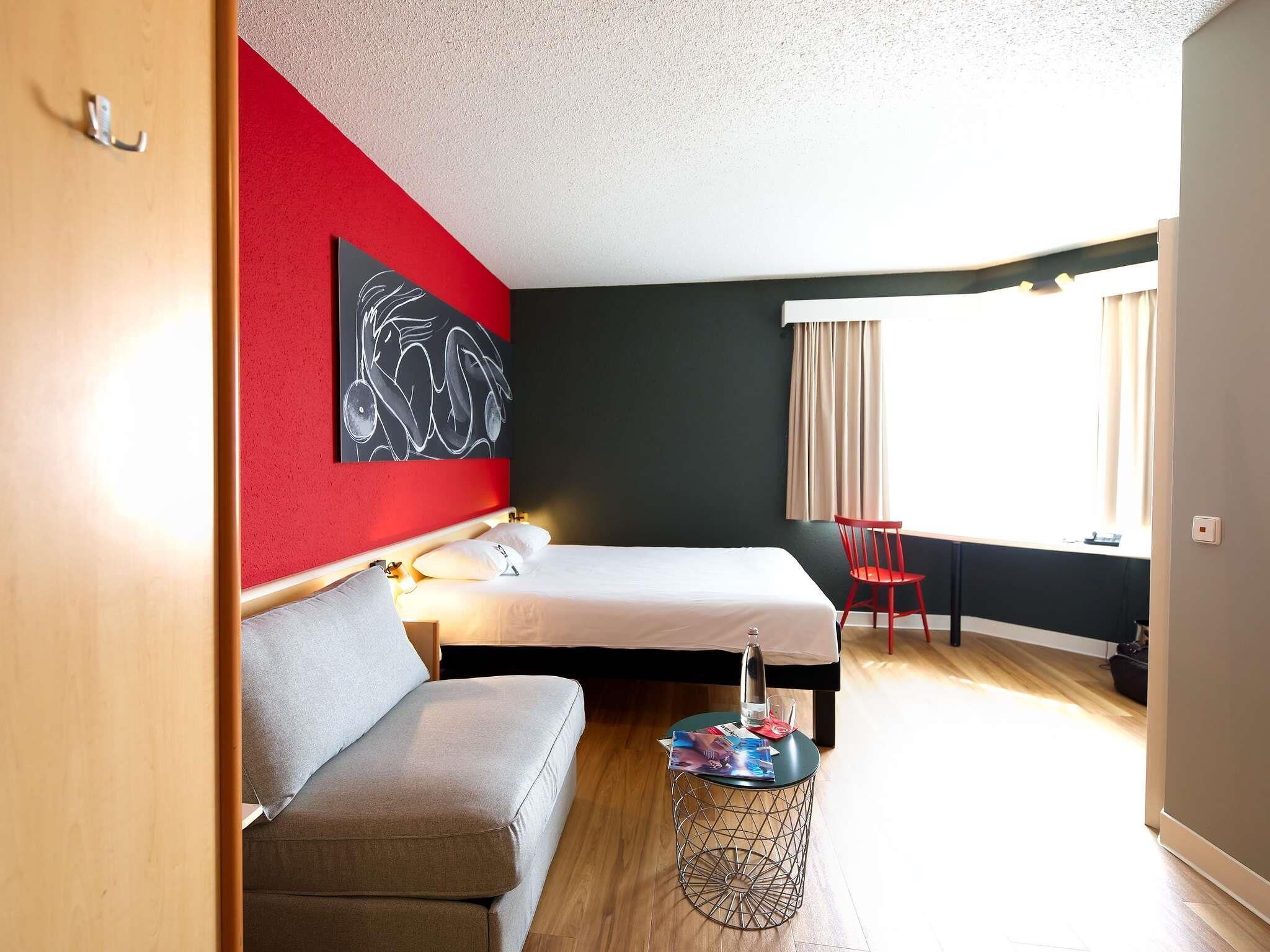 Superior Room, 1 Double Bed | Desk, blackout drapes, soundproofing, iron/ironing board