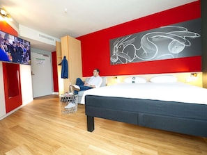 Superior Room, 1 Double Bed | Desk, blackout drapes, soundproofing, iron/ironing board - ibis Hotel Köln Messe (Cologne)