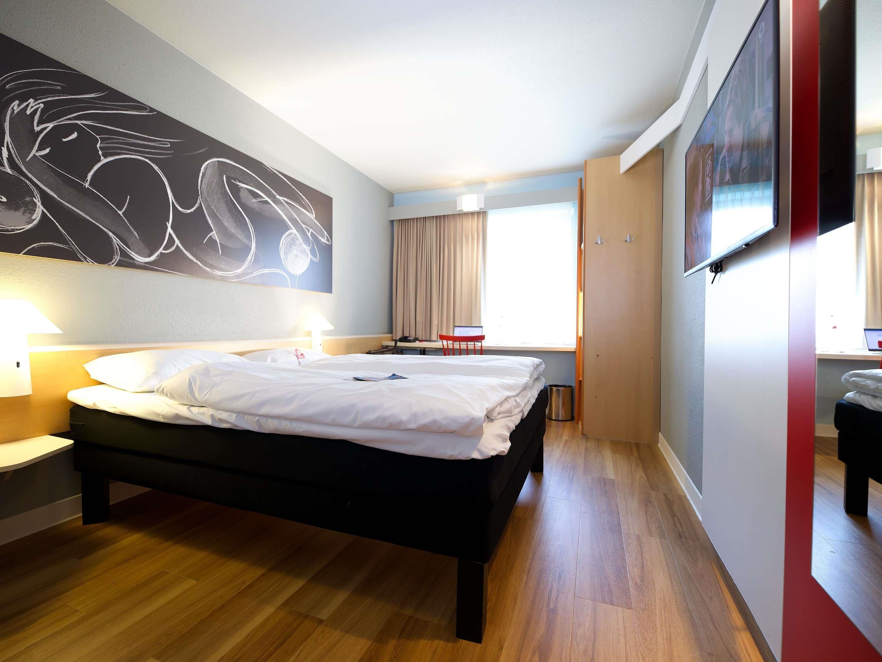 Habitación estándar, 1 cama matrimonial | Escritorio, cortinas blackout y insonorización 