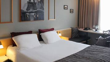 Chambre (by Gorana - Finding Love in Paris)