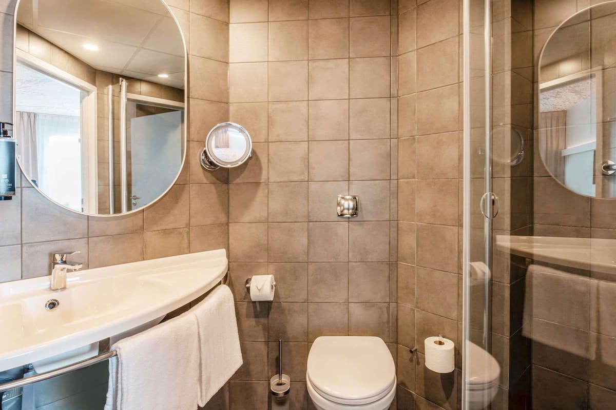 Premium Room, 2 Twin Beds | Desk, iron/ironing board, free WiFi, bed sheets