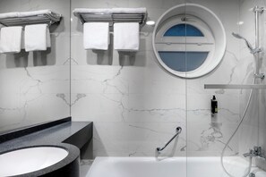 Minibar, in-room safe, desk, laptop workspace - Hotel Astoria (Prague)