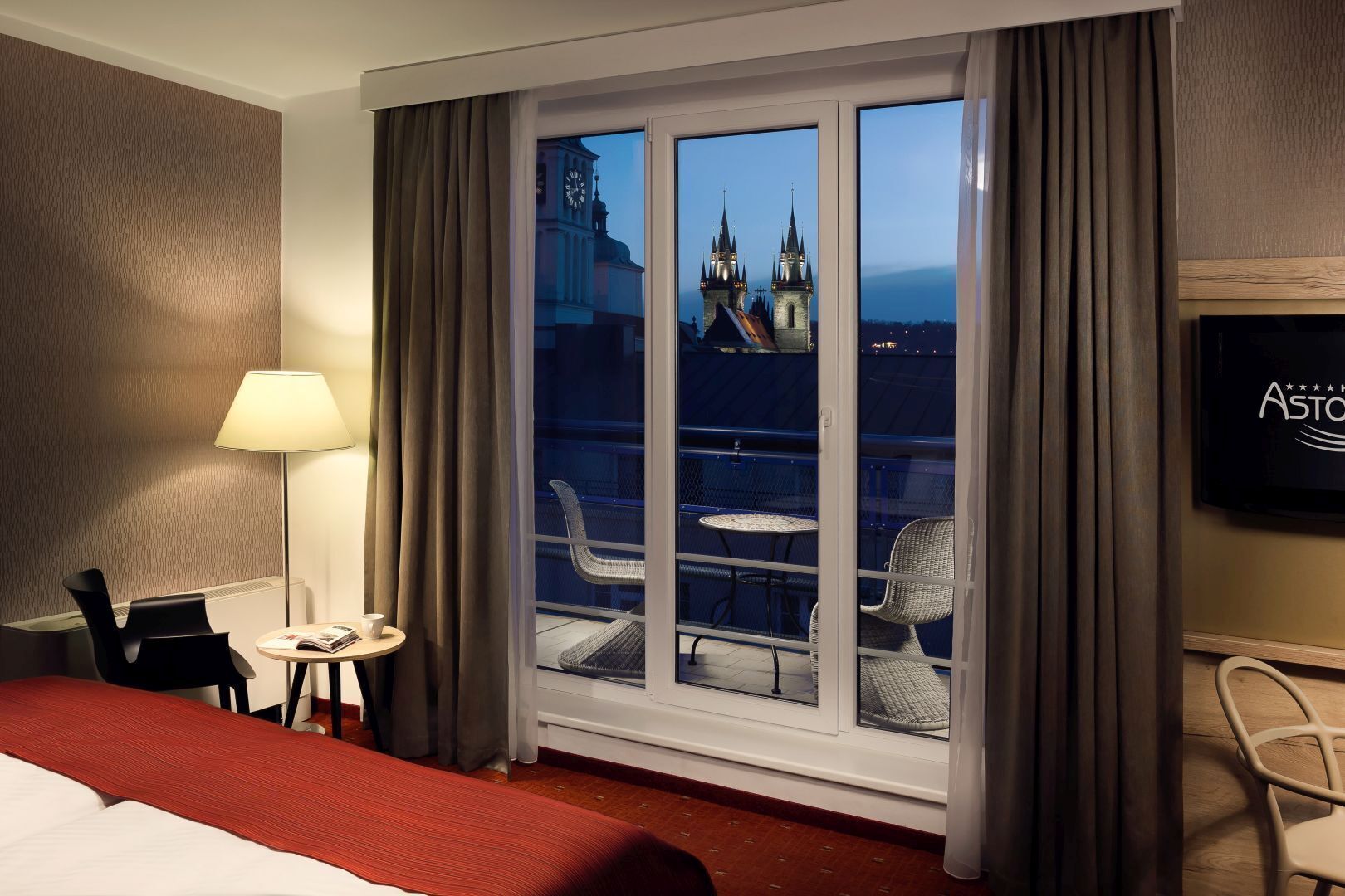 Superior Room, Balcony | Minibar, in-room safe, desk, laptop workspace