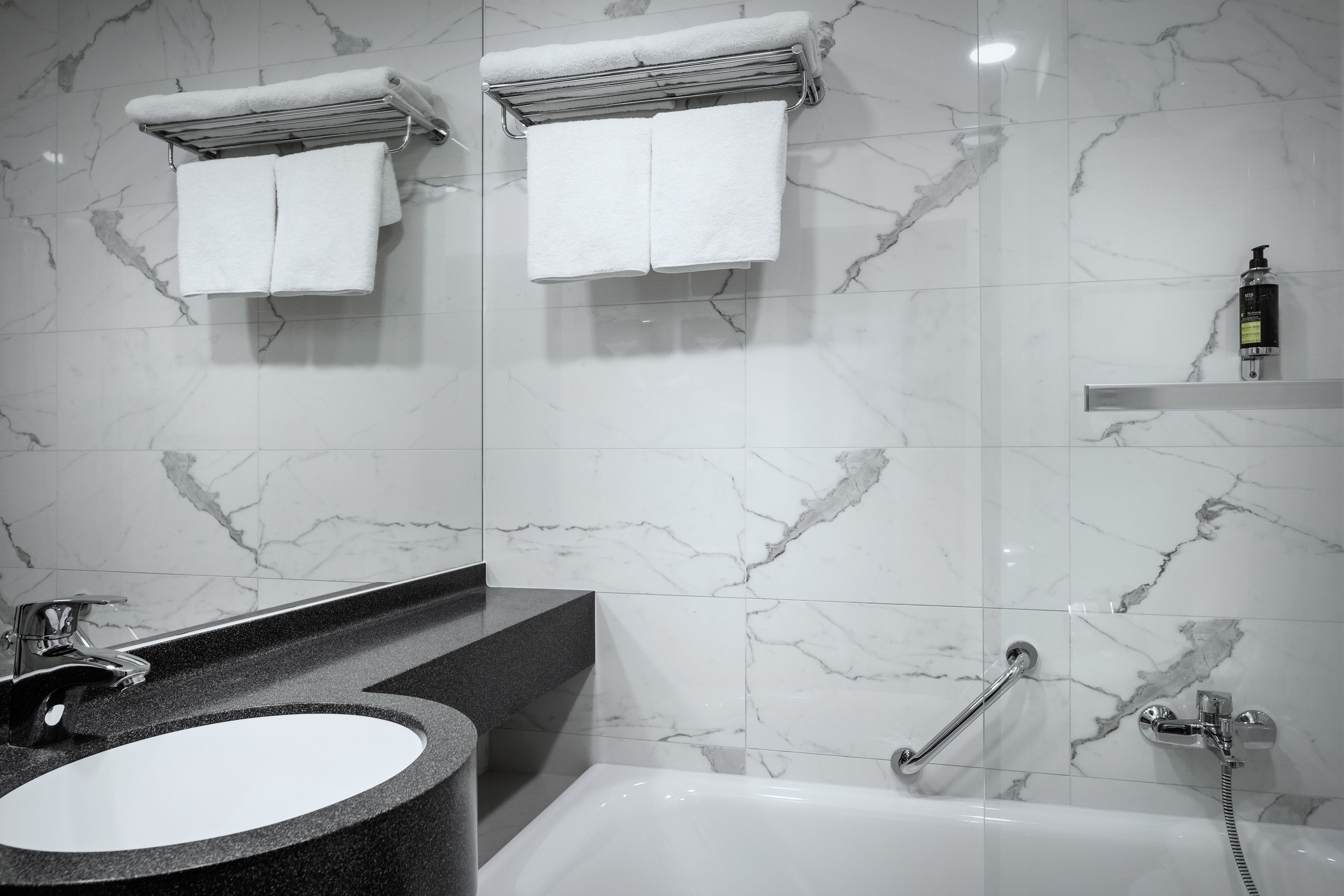 standard room, 3 single beds | bathroom | free toiletries, hair dryer, towels