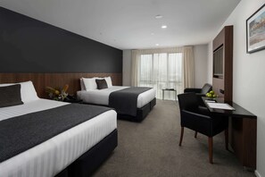 Premier Twin Room | Minibar, in-room safe, desk, laptop workspace - Rydges Latimer Christchurch (Christchurch)